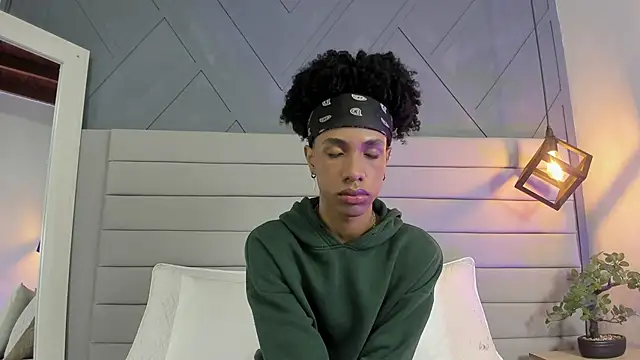 Snapshot of Johan_gz_ chatting on November 13, 11:31 am Johan gz online show from November 13, 11:31 am