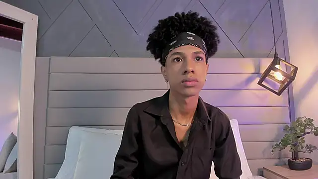 Snapshot of Johan_gz_ chatting on November 14, 11:31 am Johan gz online show from November 14, 11:31 am