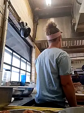 Snapshot of sarahkat86 chatting on September 11, 9:15 pm sarahkat86 online show from September 11, 9:15 pm