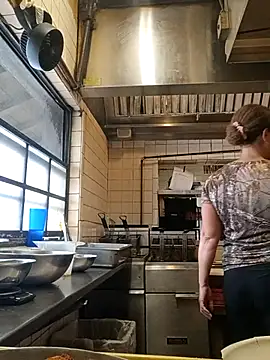 Snapshot of sarahkat86 chatting on September 17, 5:14 pm sarahkat86 online show from September 17, 5:14 pm