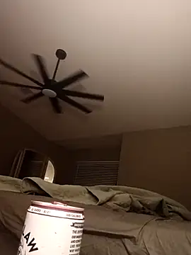 Snapshot of sarahkat86 chatting on October 11, 4:12 am sarahkat86 online show from October 11, 4:12 am