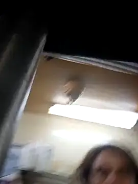 Snapshot of sarahkat86 chatting on October 12, 10:53 pm sarahkat86 online show from October 12, 10:53 pm