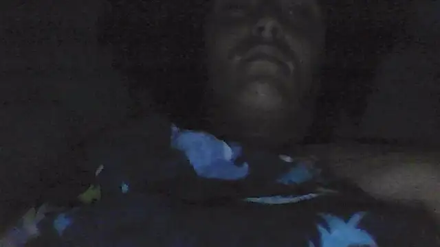 Snapshot of sarahkat86 chatting on October 19, 12:28 pm sarahkat86 online show from October 19, 12:28 pm