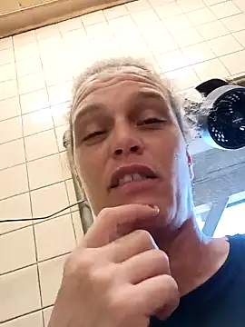 Snapshot of sarahkat86 chatting on October 21, 7:36 pm sarahkat86 online show from October 21, 7:36 pm