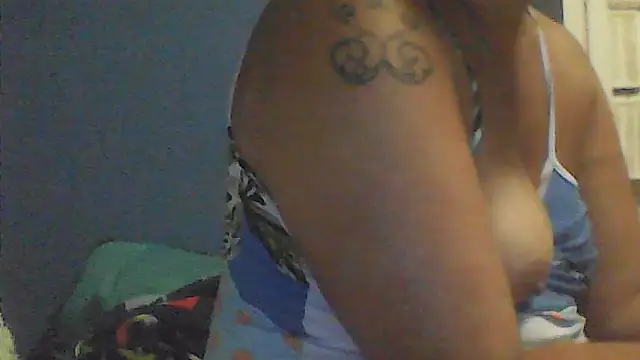 Snapshot of sarahkat86 chatting on October 29, 3:53 am sarahkat86 online show from October 29, 3:53 am