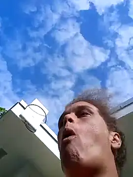 Snapshot of sarahkat86 chatting on October 31, 8:21 pm sarahkat86 online show from October 31, 8:21 pm