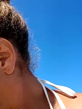 Snapshot of sarahkat86 chatting on November 2, 6:21 pm sarahkat86 online show from November 2, 6:21 pm