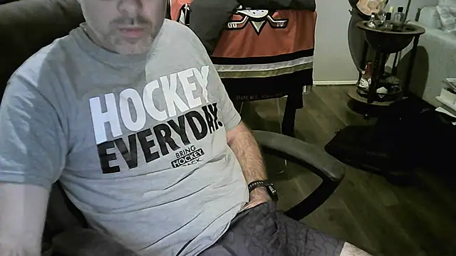 Chrisprngr online show from October 24, 9:06 am