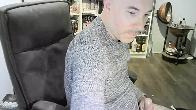 Snapshot of Chrisprngr chatting on May 10, 12:32 pm Chrisprngr online show from May 10, 12:32 pm