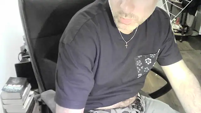 Snapshot of Chrisprngr chatting on May 26, 6:59 pm Chrisprngr online show from May 26, 6:59 pm