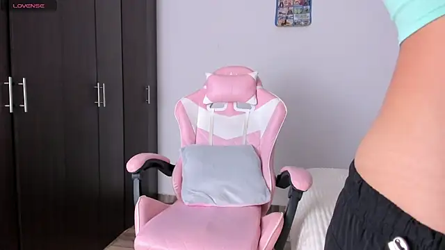 kendal hot01 online show from February 23, 6:49 pm