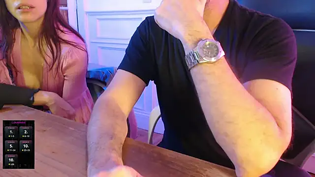 friendswithben33 online show from October 3, 11:24 pm