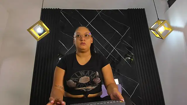 AriaBelle online show from June 6, 11:15 am