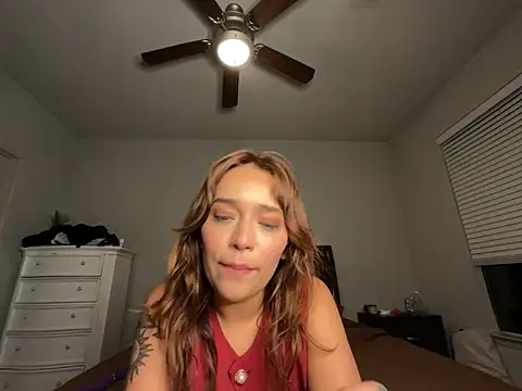 Snapshot of eurydicee chatting on October 7, 12:41 am eurydicee online show from October 7, 12:41 am