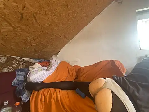 Salon1986 online show from March 11, 12:44 pm