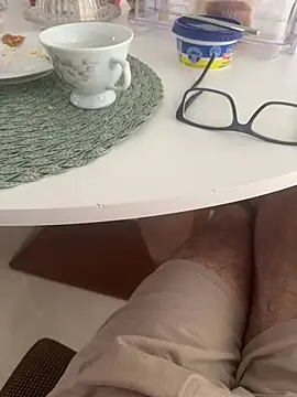 XUCRUTES42 online show from April 1, 11:44 am