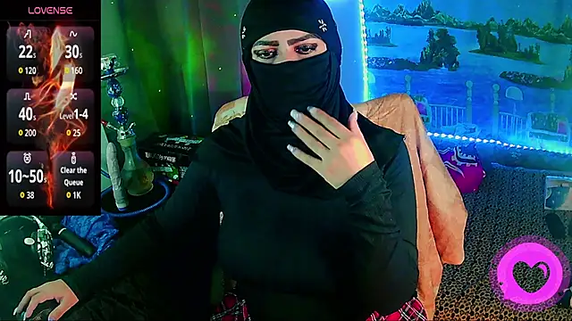 SultanaLayla online show from June 30, 9:05 pm