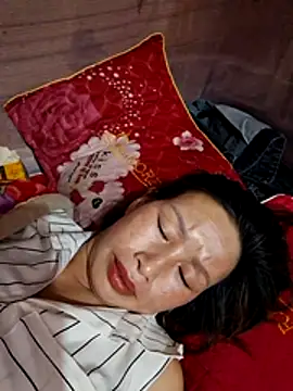 Snapshot of ngocngoc_cute chatting on April 26, 3:53 pm ngocngoc cute online show from April 26, 3:53 pm