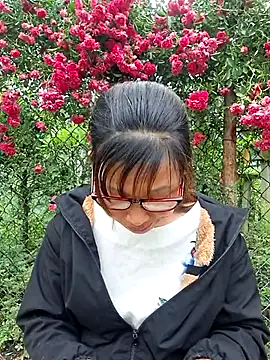 Snapshot of ngocngoc_cute chatting on April 29, 10:30 am ngocngoc cute online show from April 29, 10:30 am