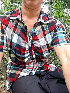 Snapshot of ngocngoc_cute chatting on May 29, 10:02 am ngocngoc cute online show from May 29, 10:02 am