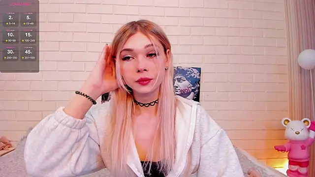 Blondy Fina online show from December 1, 4:17 am