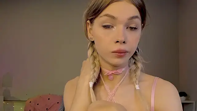 Snapshot of Blondy_Fina chatting on May 29, 4:54 am Blondy Fina online show from May 29, 4:54 am