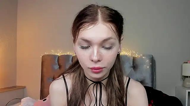 Snapshot of Blondy_Fina chatting on July 17, 5:47 am Blondy Fina online show from July 17, 5:47 am
