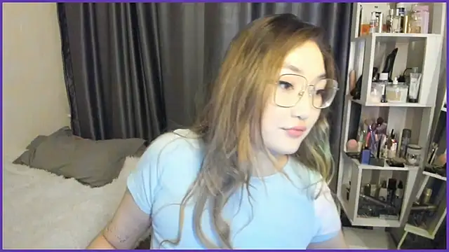 lyra x online show from October 8, 1:09 pm