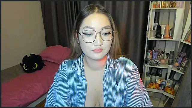 lyra x online show from October 30, 4:52 pm