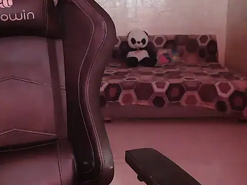 Snapshot of Simmi_Ji chatting on November 11, 11:21 am Simmi Ji online show from November 11, 11:21 am