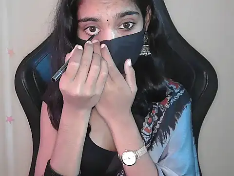 Snapshot of Simmi_Ji chatting on November 29, 7:11 am Simmi Ji online show from November 29, 7:11 am