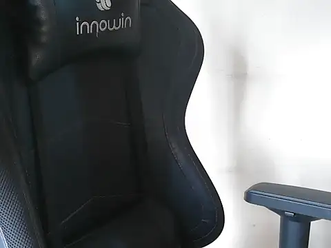 Snapshot of Simmi_Ji chatting on December 4, 8:23 am Simmi Ji online show from December 4, 8:23 am