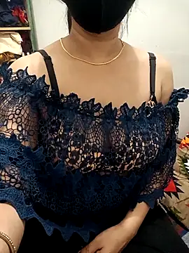 Snapshot of soni_yhakur chatting on March 20, 2:55 pm soni yhakur online show from March 20, 2:55 pm