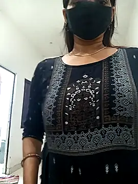 Snapshot of soni_yhakur chatting on April 9, 2:00 am soni yhakur online show from April 9, 2:00 am