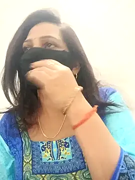 Snapshot of soni_yhakur chatting on April 17, 7:44 am soni yhakur online show from April 17, 7:44 am