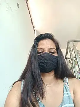 Snapshot of soni_yhakur chatting on June 17, 12:46 am soni yhakur online show from June 17, 12:46 am