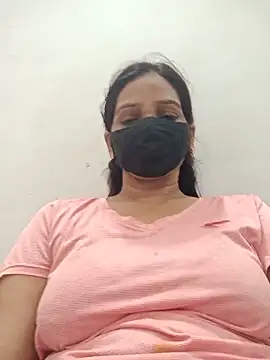 Snapshot of soni_yhakur chatting on June 18, 1:28 am soni yhakur online show from June 18, 1:28 am