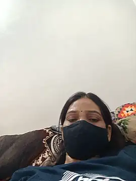 Snapshot of soni_yhakur chatting on June 19, 1:21 am soni yhakur online show from June 19, 1:21 am