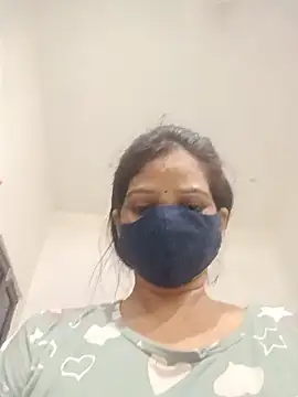 Snapshot of soni_yhakur chatting on June 22, 9:01 pm soni yhakur online show from June 22, 9:01 pm