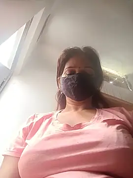 Snapshot of soni_yhakur chatting on June 28, 2:39 am soni yhakur online show from June 28, 2:39 am