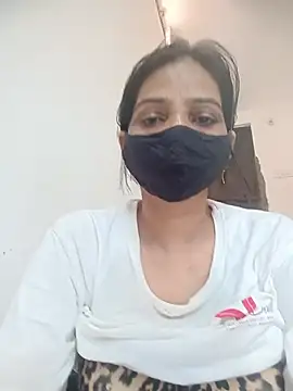 Snapshot of soni_yhakur chatting on July 7, 2:47 am soni yhakur online show from July 7, 2:47 am