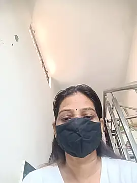 Snapshot of soni_yhakur chatting on July 10, 12:59 am soni yhakur online show from July 10, 12:59 am