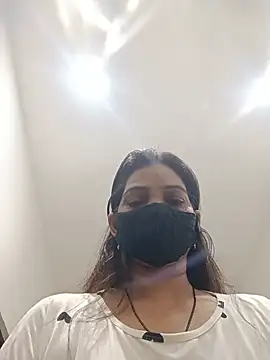 Snapshot of soni_yhakur chatting on July 18, 1:43 am soni yhakur online show from July 18, 1:43 am