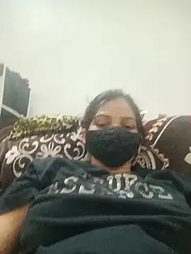 Snapshot of soni_yhakur chatting on July 19, 12:14 am soni yhakur online show from July 19, 12:14 am