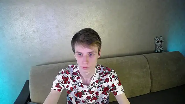 yes cute boy  online show from March 10, 5:51 pm