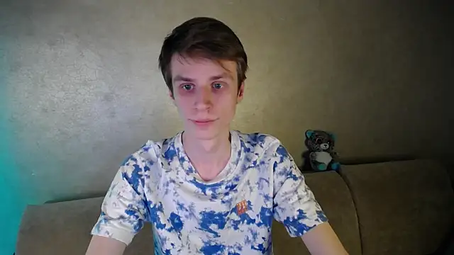 yes cute boy  online show from March 27, 6:18 pm