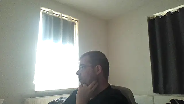 freak858 online show from July 10, 7:56 am