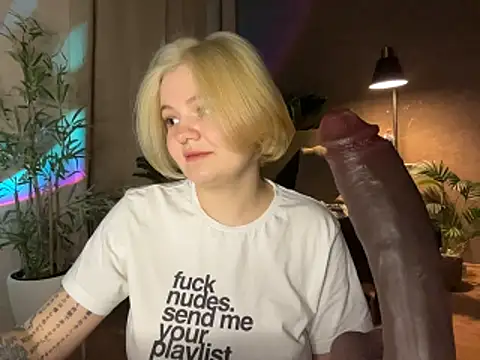 MoonIvy  online show from March 21, 7:50 pm