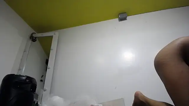 Snapshot of habdiela chatting on October 16, 11:28 pm habdiela online show from October 16, 11:28 pm