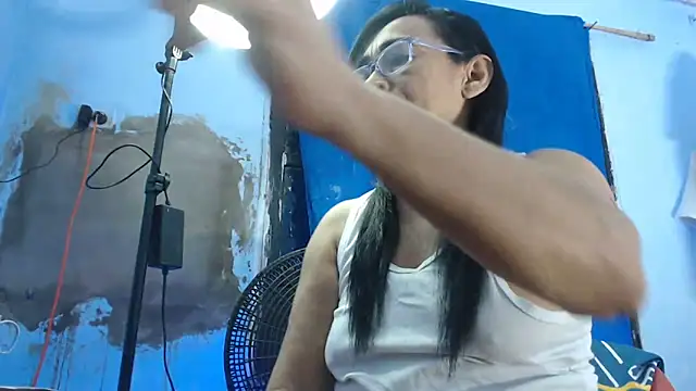 Snapshot of maggi_hotsson chatting on October 11, 1:05 am maggi hotsson online show from October 11, 1:05 am